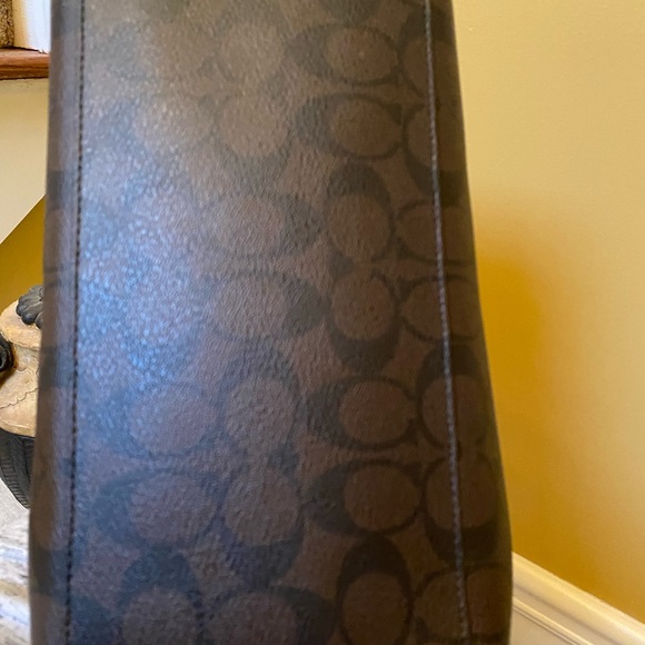 City Zip Tote In Signature Canvas Preloved SOLD - Picture 5 of 16